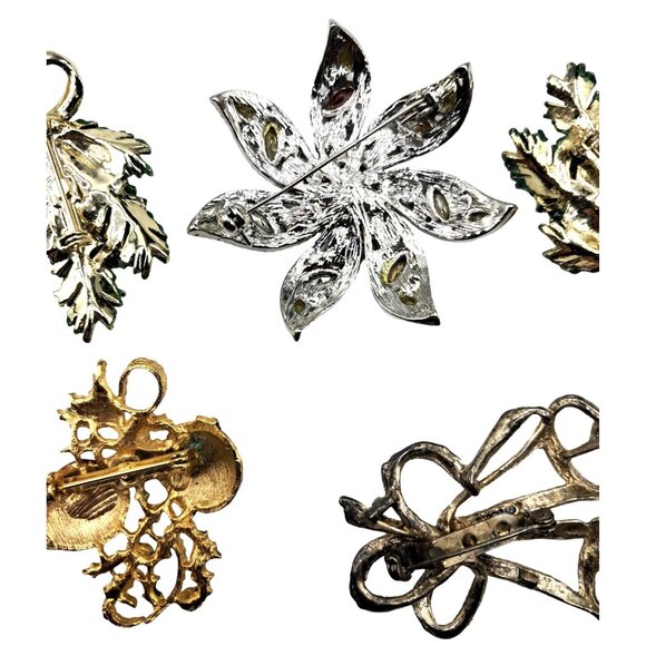 Vintage Christmas Holiday Brooch Pin Set Of 5 With Festive Designs En Rhinestone - Picture 7 of 10